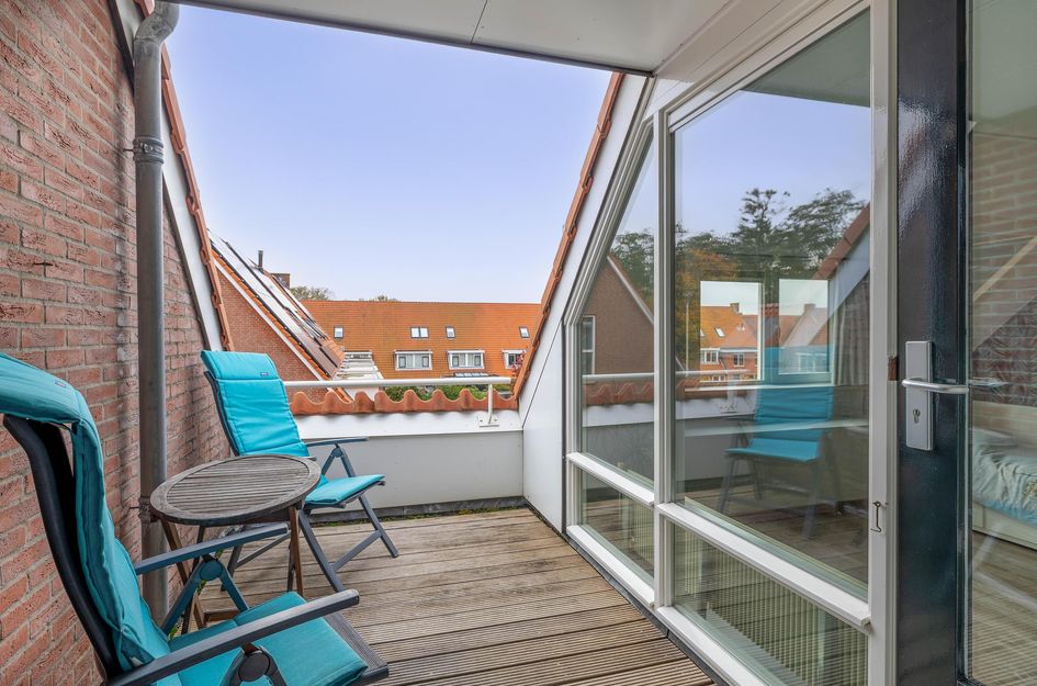 Warmoezenierstraat 23