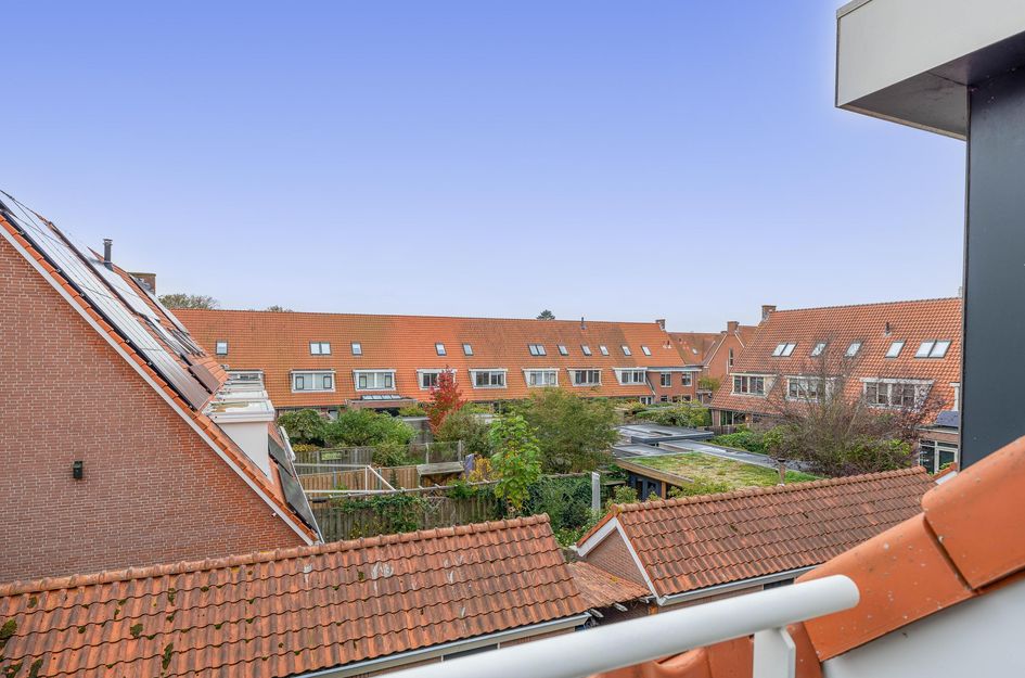 Warmoezenierstraat 23