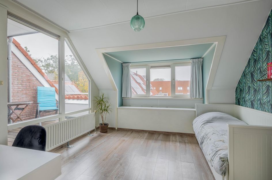 Warmoezenierstraat 23