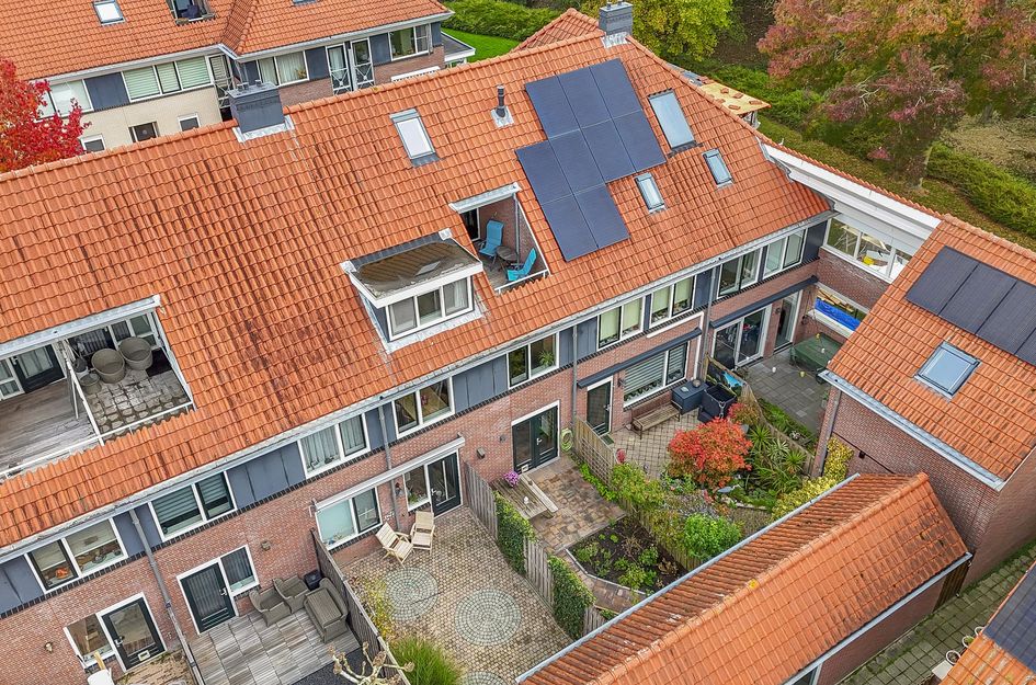 Warmoezenierstraat 23