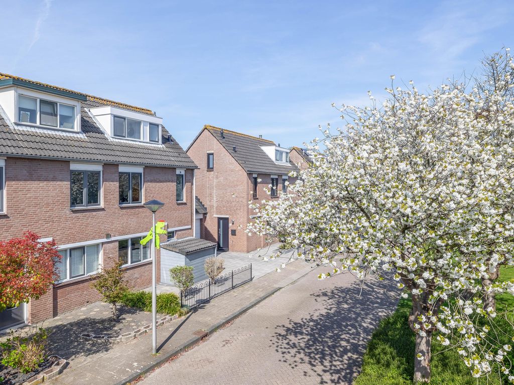 Jacob van Heemskerkstr 18, Hellevoetsluis