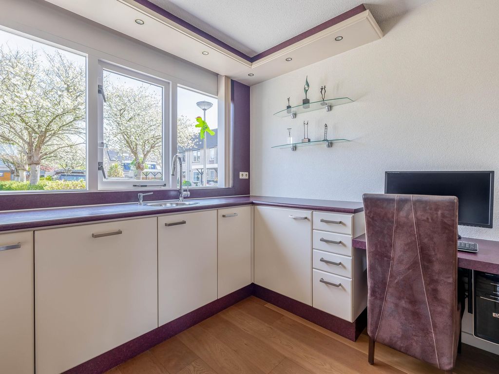 Jacob van Heemskerkstr 18, Hellevoetsluis