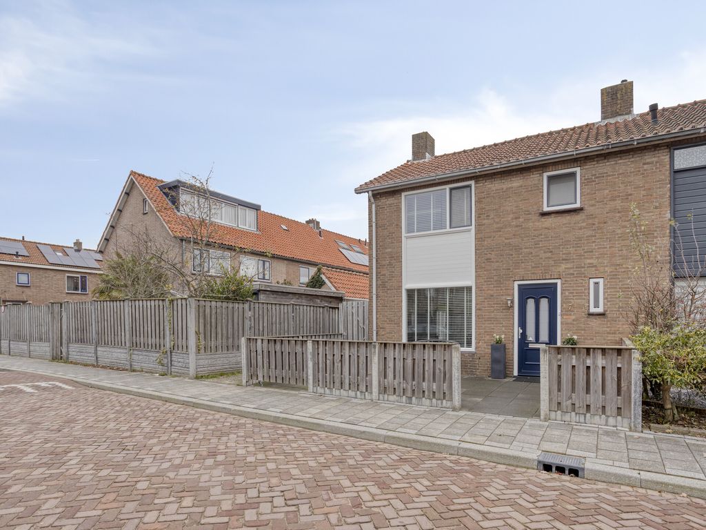 Piet Heinstraat 7, ROZENBURG