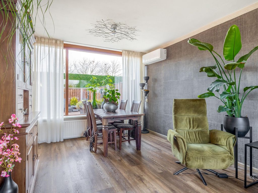 Ds Th Rijckewaerdstraat 25, BRIELLE