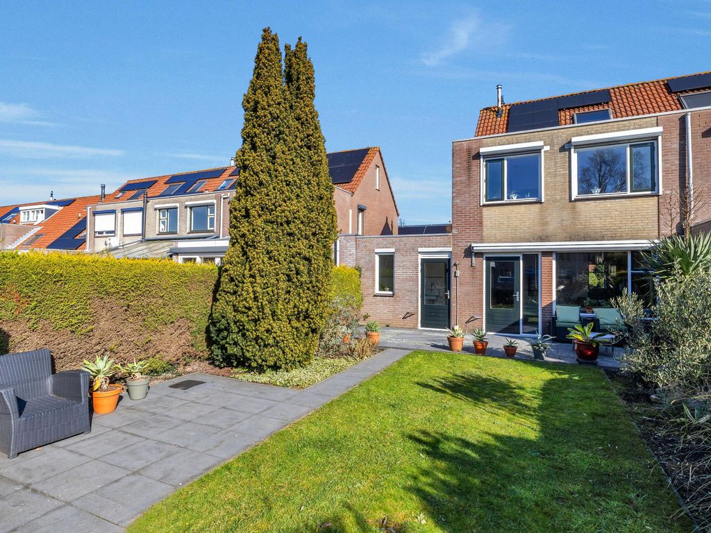 Kruisbooglaan 22, Oostvoorne