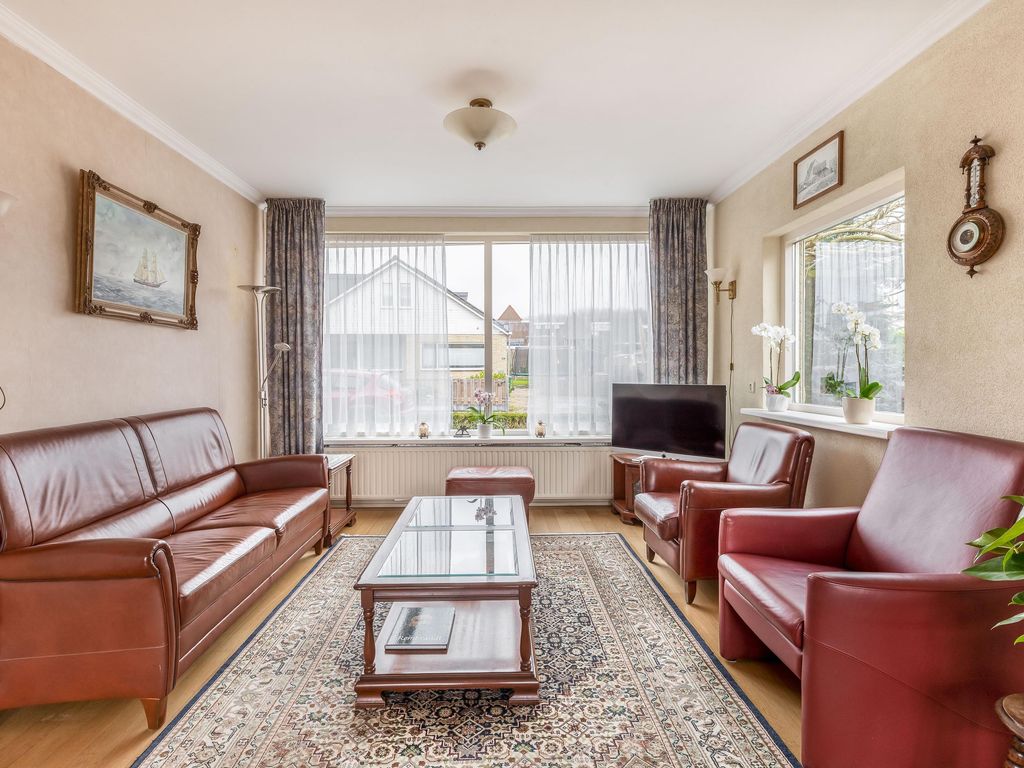 Julianalaan 28, Zwartewaal