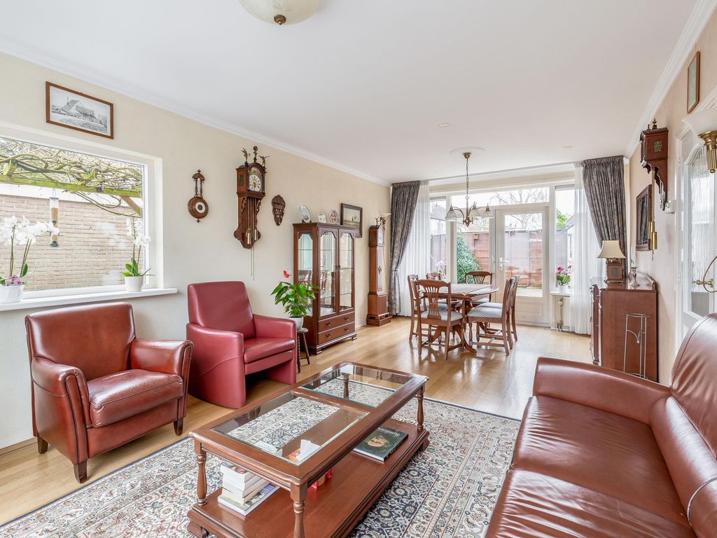 Julianalaan 28, Zwartewaal