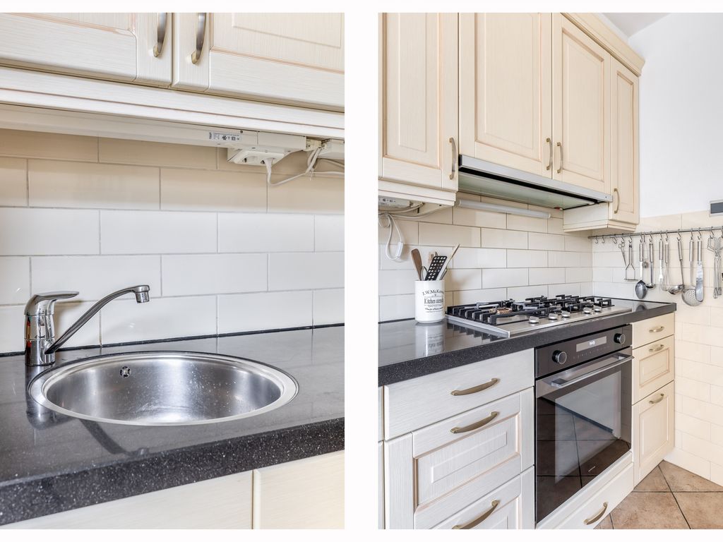 Julianalaan 28, Zwartewaal