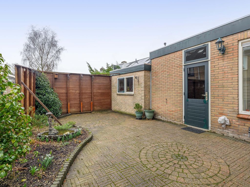 Julianalaan 28, Zwartewaal