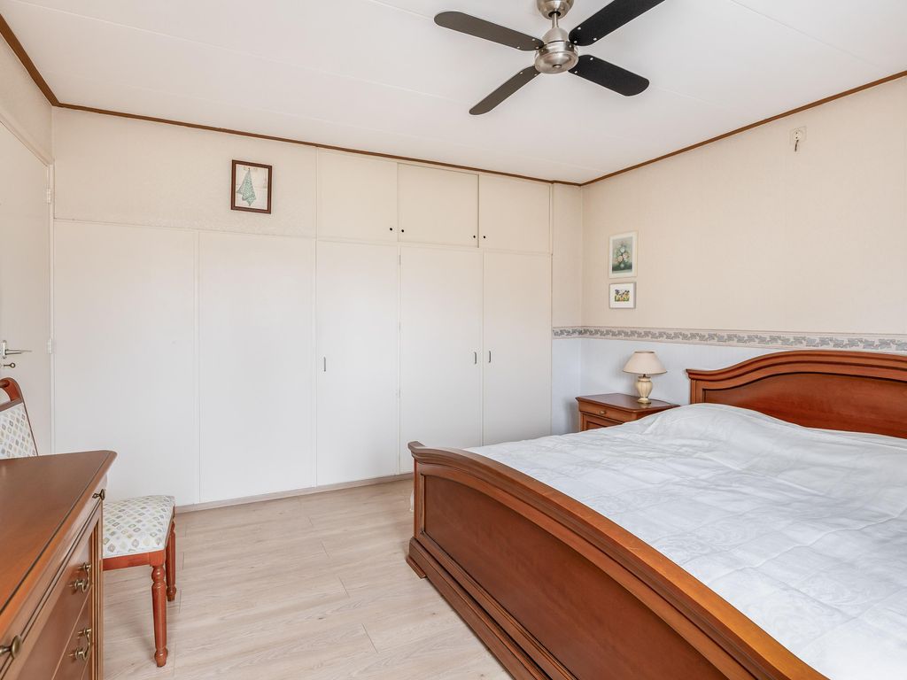 Julianalaan 28, Zwartewaal