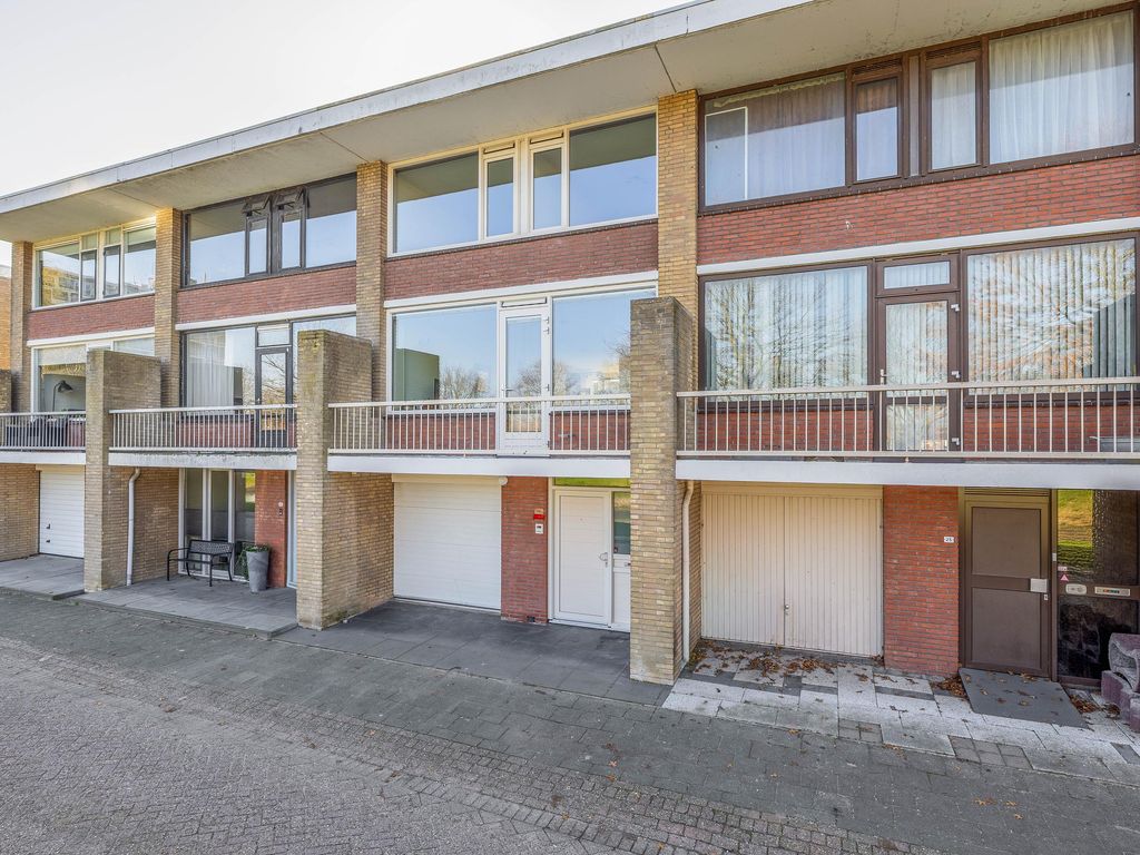 Frank van Borselenstraat 24, Brielle