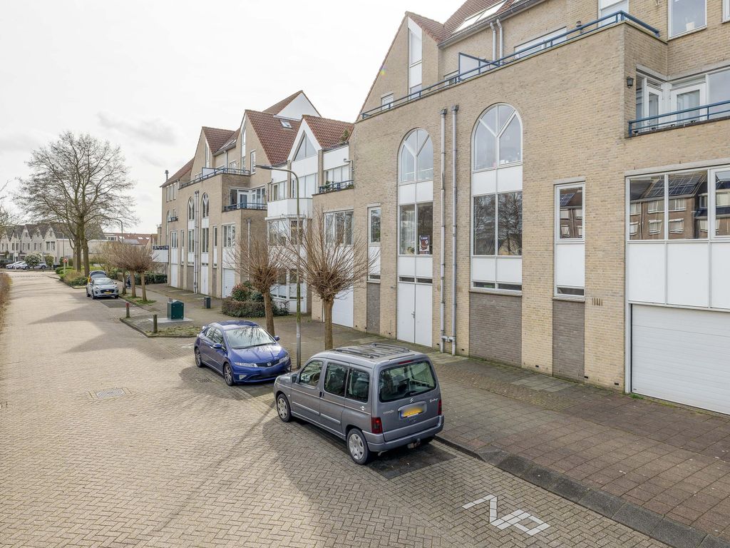 Krammer 32a, Brielle