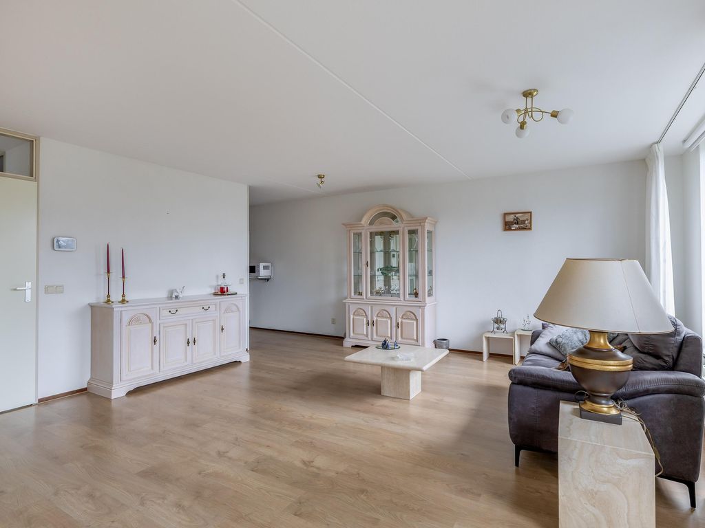 Krammer 32c, Brielle