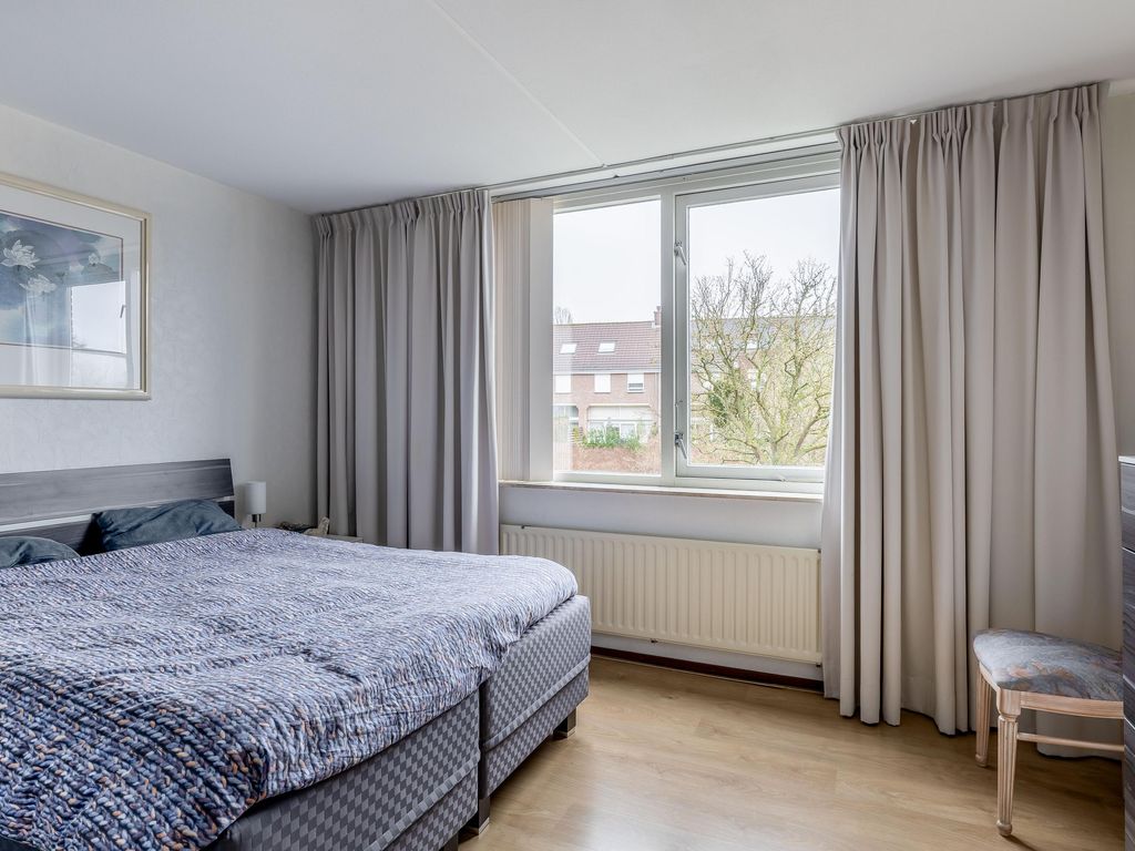 Krammer 32c, Brielle