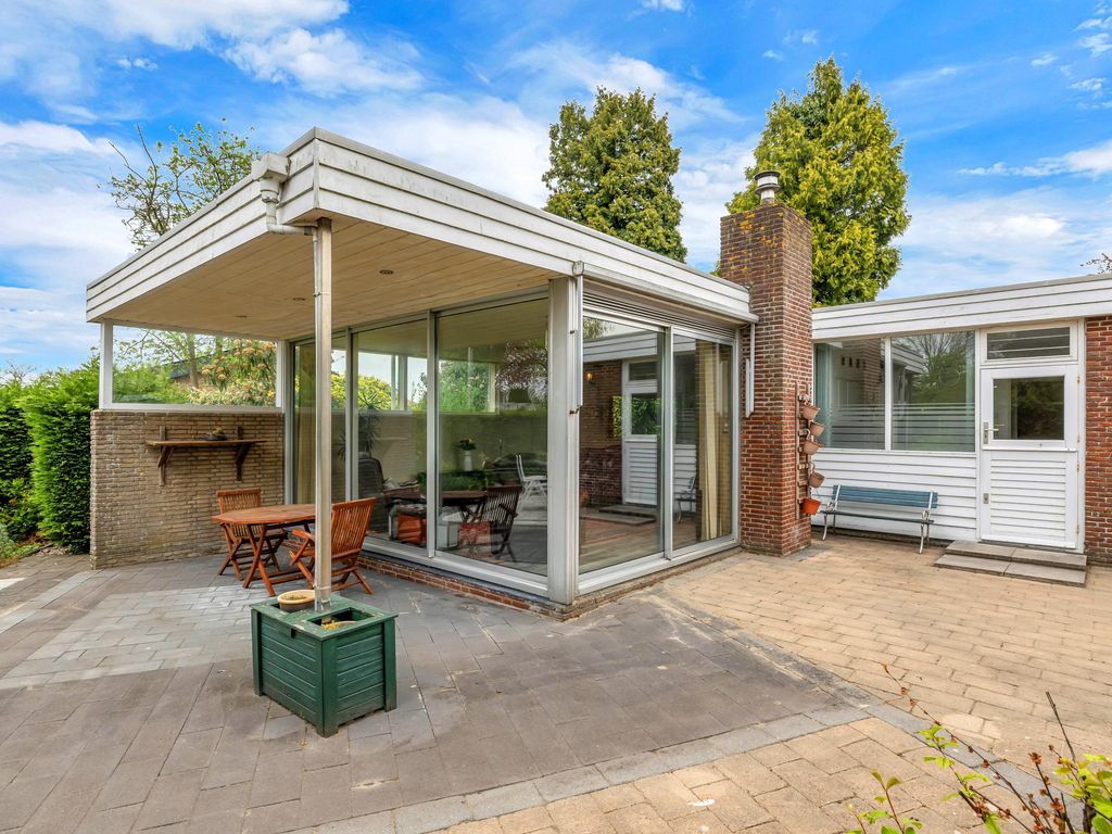 Zalmlaan 15, Zwartewaal