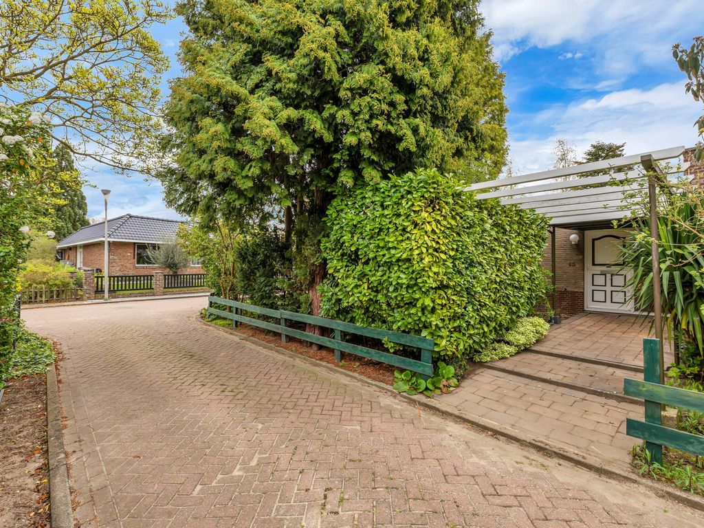 Zalmlaan 15, Zwartewaal