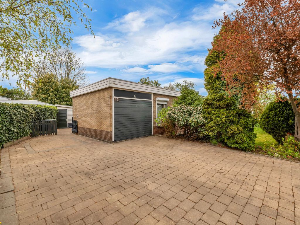 Zalmlaan 15, Zwartewaal