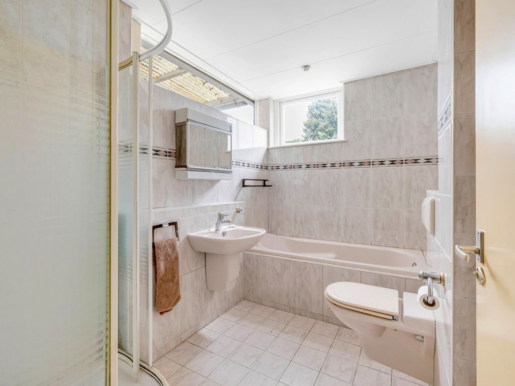 Zalmlaan 15, Zwartewaal