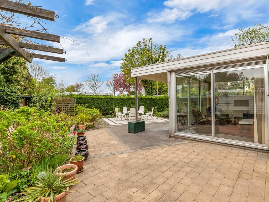 Zalmlaan 15, Zwartewaal