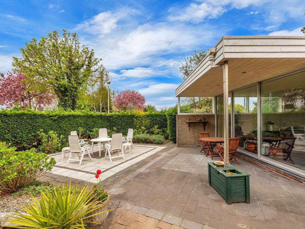 Zalmlaan 15, Zwartewaal