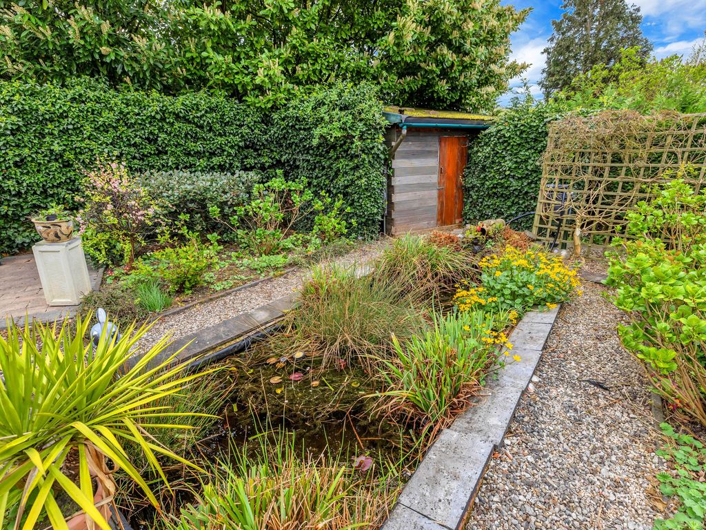 Zalmlaan 15, Zwartewaal