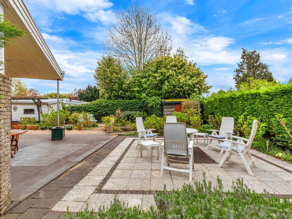 Zalmlaan 15, Zwartewaal