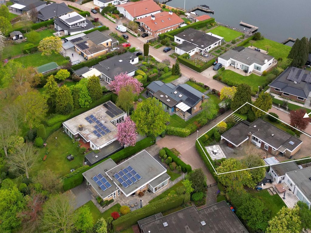 Zalmlaan 15, Zwartewaal