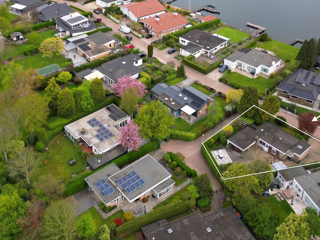 Zalmlaan 15, ZWARTEWAAL