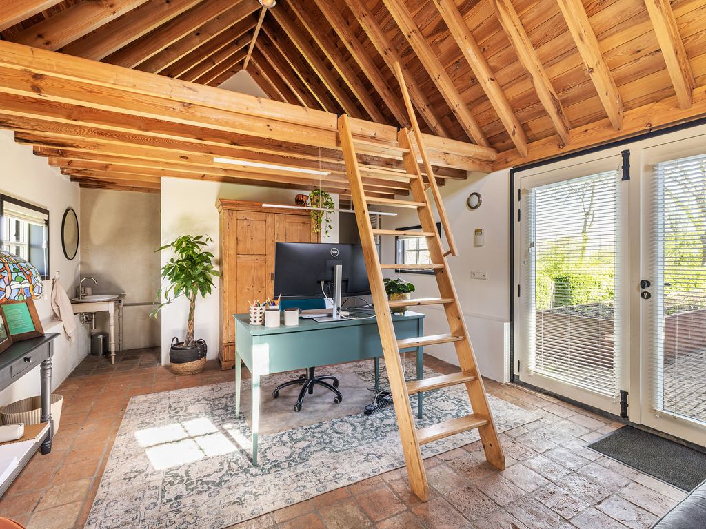 Wouddijk 12, Zwartewaal