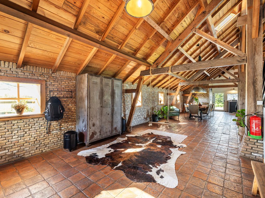 Wouddijk 12, Zwartewaal