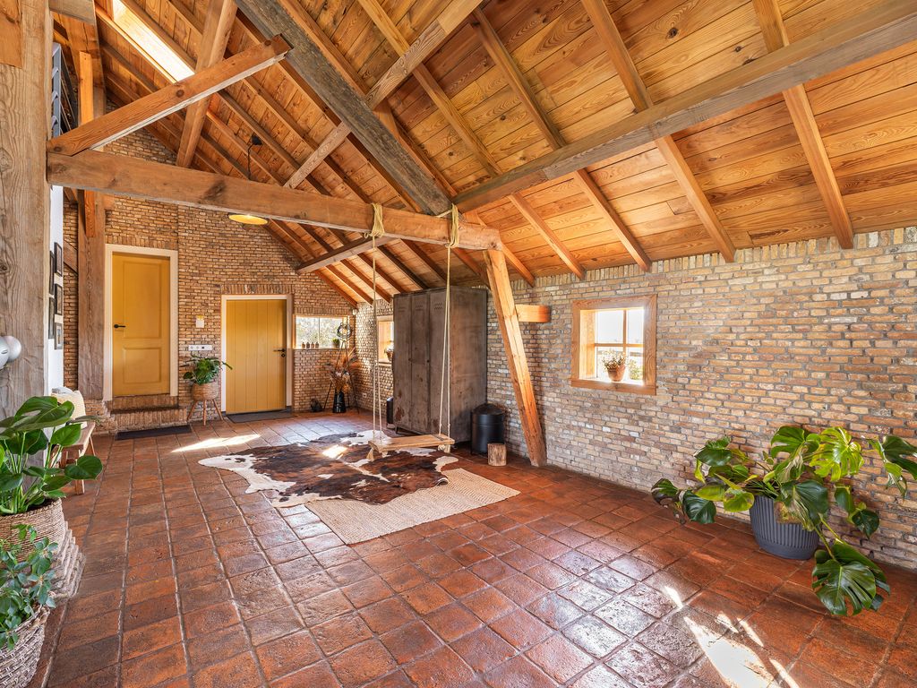 Wouddijk 12, Zwartewaal