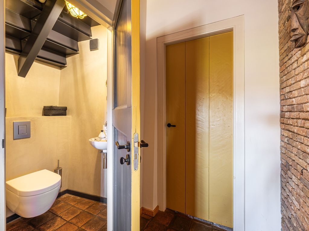 Wouddijk 12, Zwartewaal