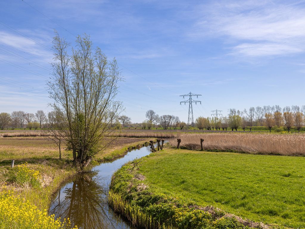 Wouddijk 12, Zwartewaal