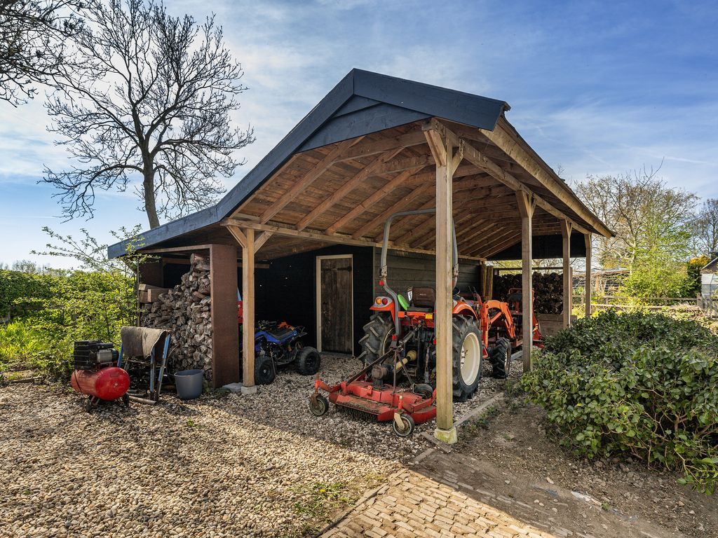 Wouddijk 12, Zwartewaal