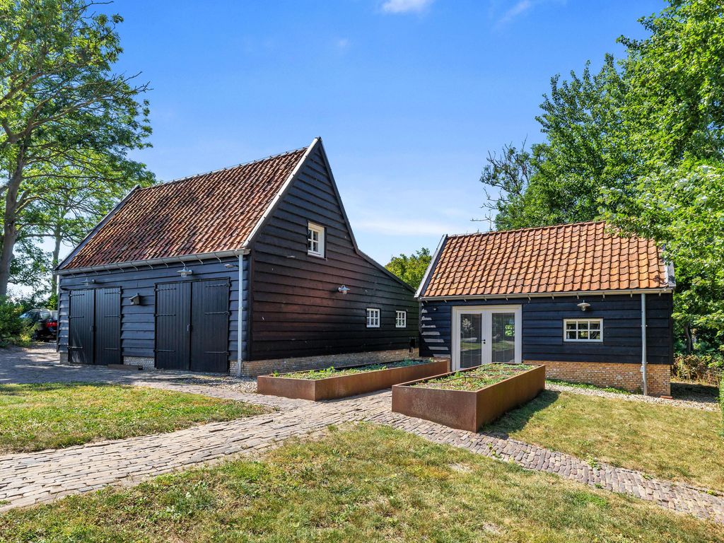 Wouddijk 12, ZWARTEWAAL