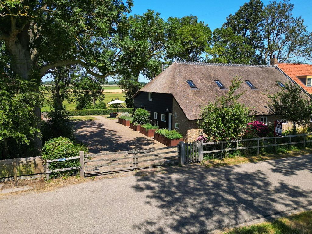 Wouddijk 12, ZWARTEWAAL