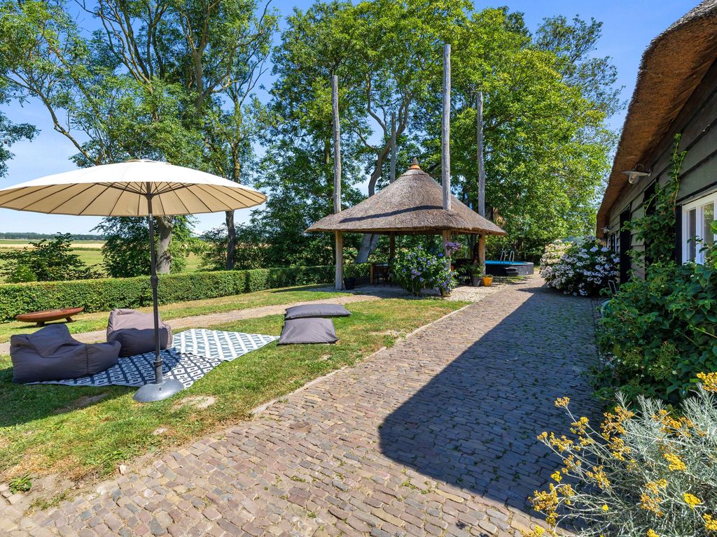 Wouddijk 12, ZWARTEWAAL