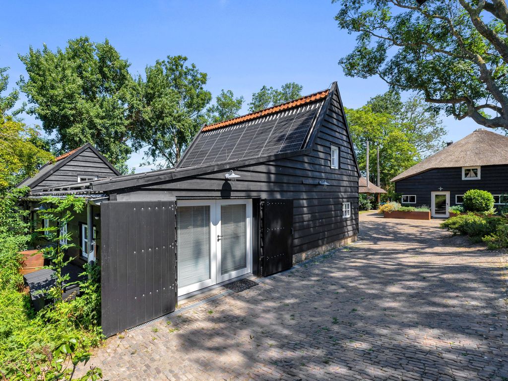 Wouddijk 12, ZWARTEWAAL