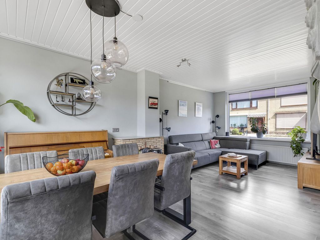 Mr P J Oudweg 21, Zuidland