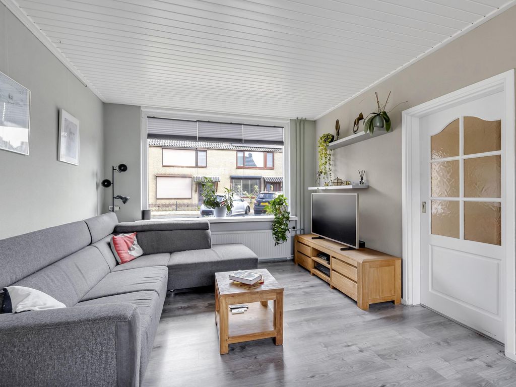 Mr P J Oudweg 21, Zuidland