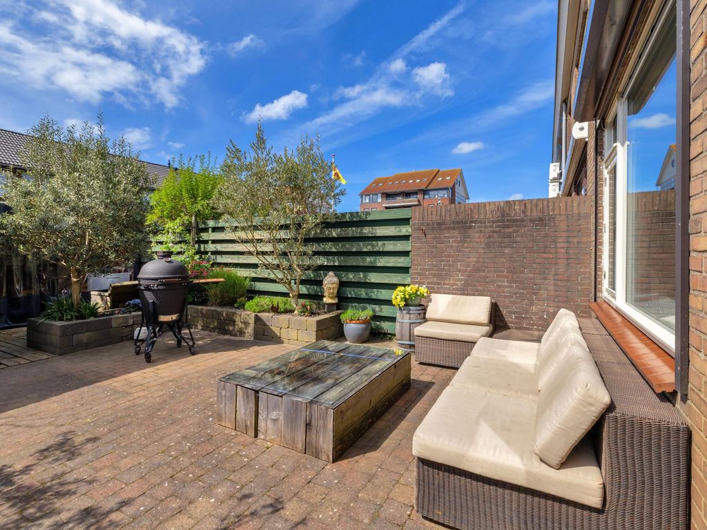 Mr P J Oudweg 21, Zuidland