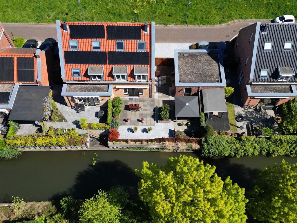 Staaldiep 3, Brielle