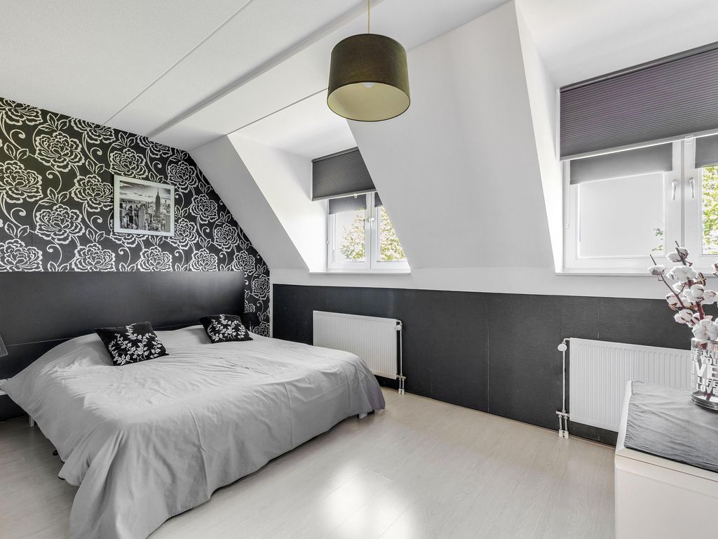 Staaldiep 3, Brielle