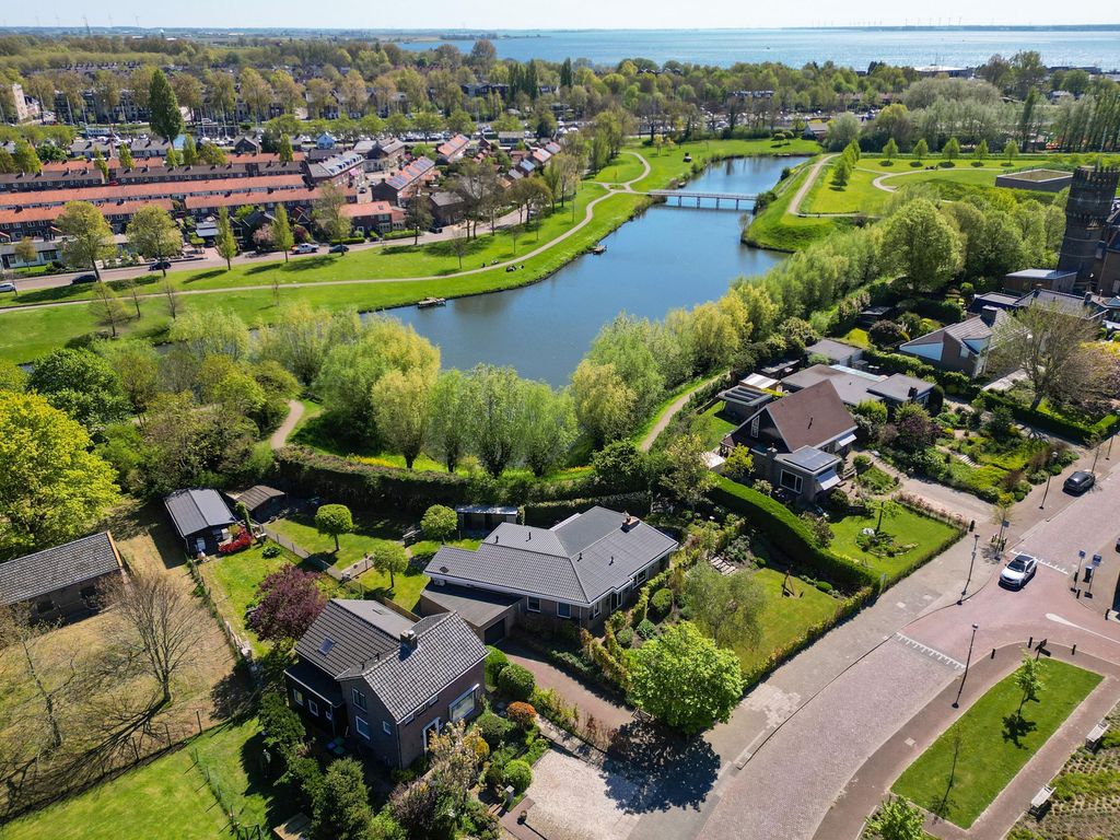 Opzoomerlaan 122, Hellevoetsluis