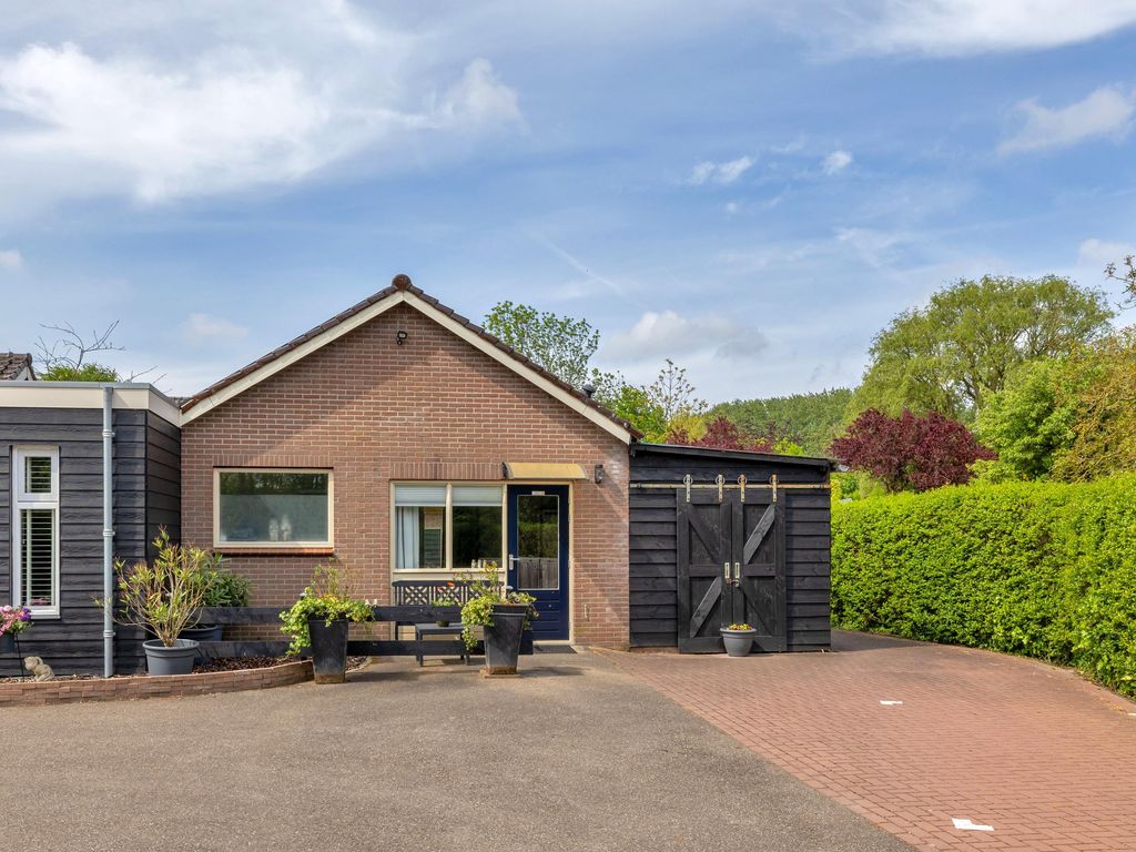 Korteweg 21, Rockanje