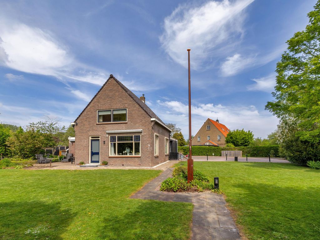 Korteweg 21, Rockanje