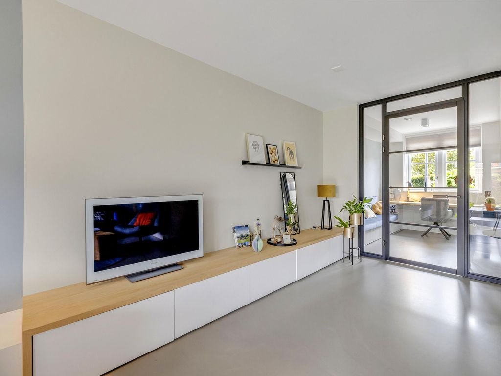 Zoom 8, Brielle
