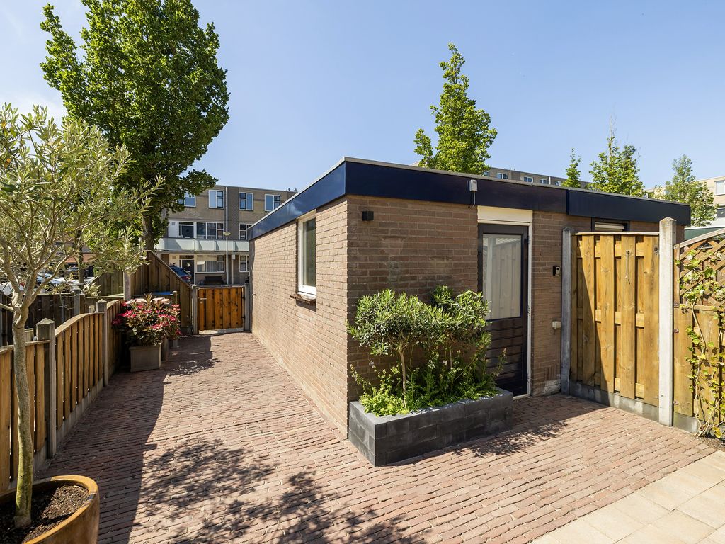 Toernooiveld 8, Oostvoorne