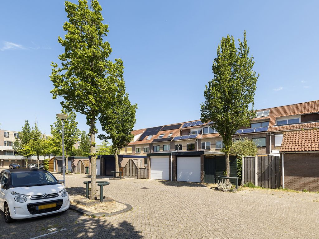 Toernooiveld 8, Oostvoorne