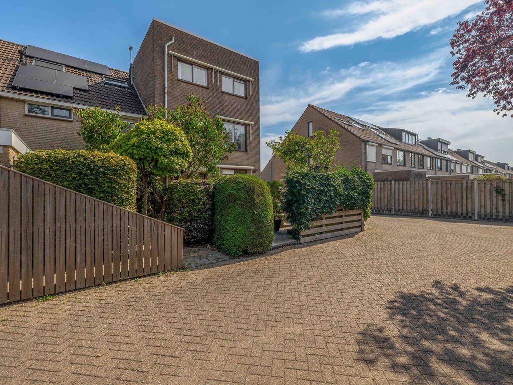 Dissel 29, Brielle